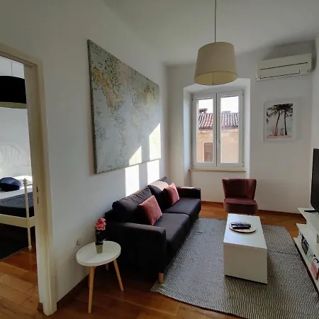 Sea View Flat In Apartamento Pula